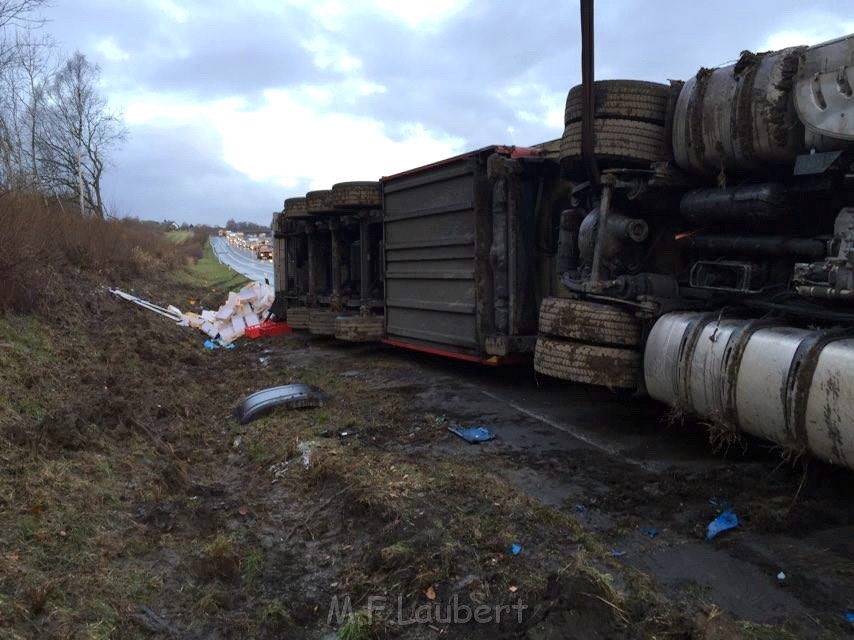 VU LKW umgestuerzt A 3 Rich Frankfurt Hoehe Koenigswinter Ittenbach P10.jpg